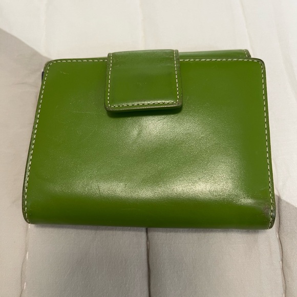 Green Kate Spade wallet - Picture 2 of 4